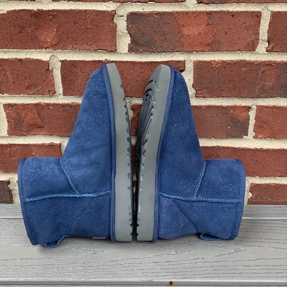 New UGG Classic Mini Boot with Silver - Picture 6 of 15